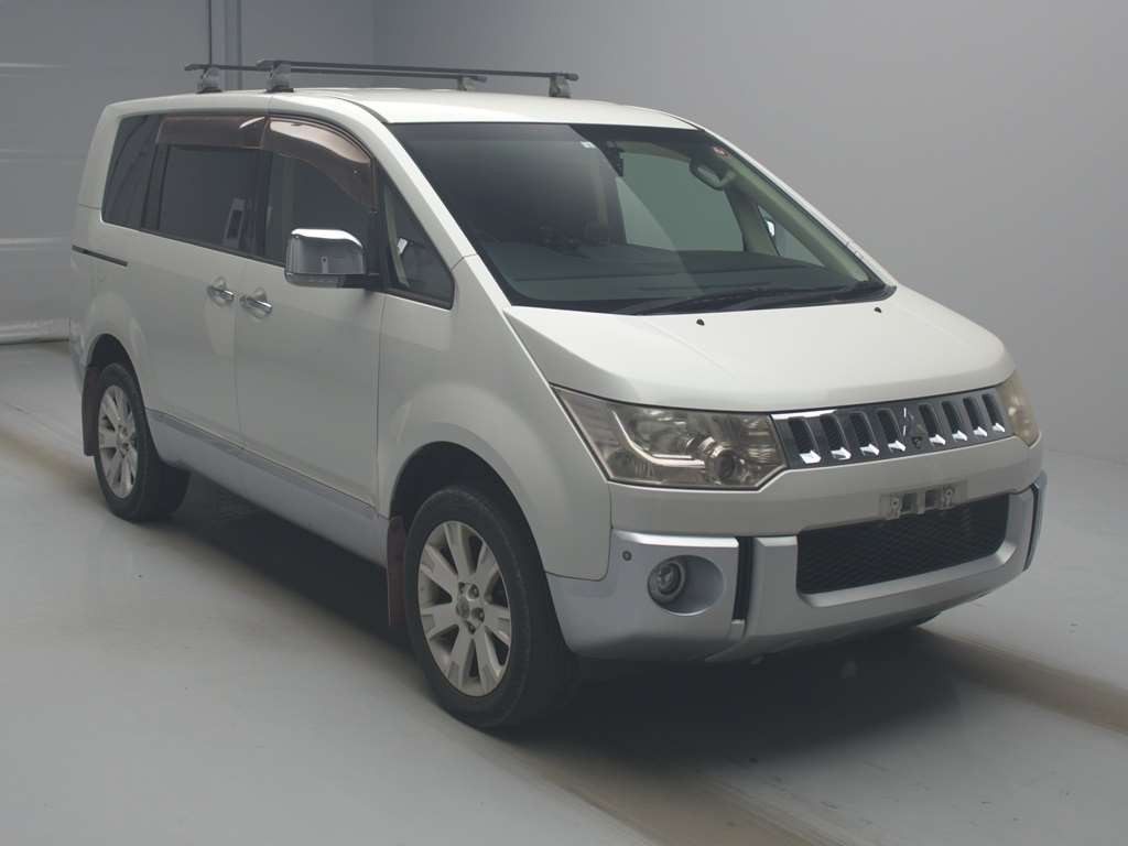 2009 Mitsubishi Delica D5 CV5W[2]