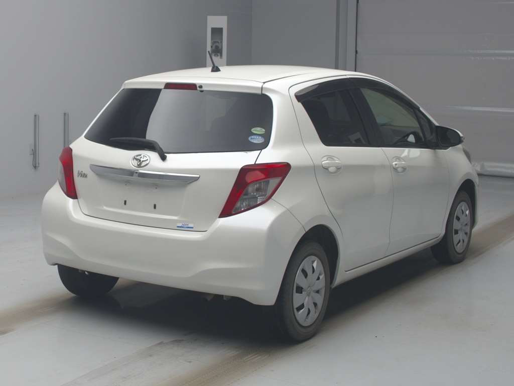 2013 Toyota Vitz KSP130[1]