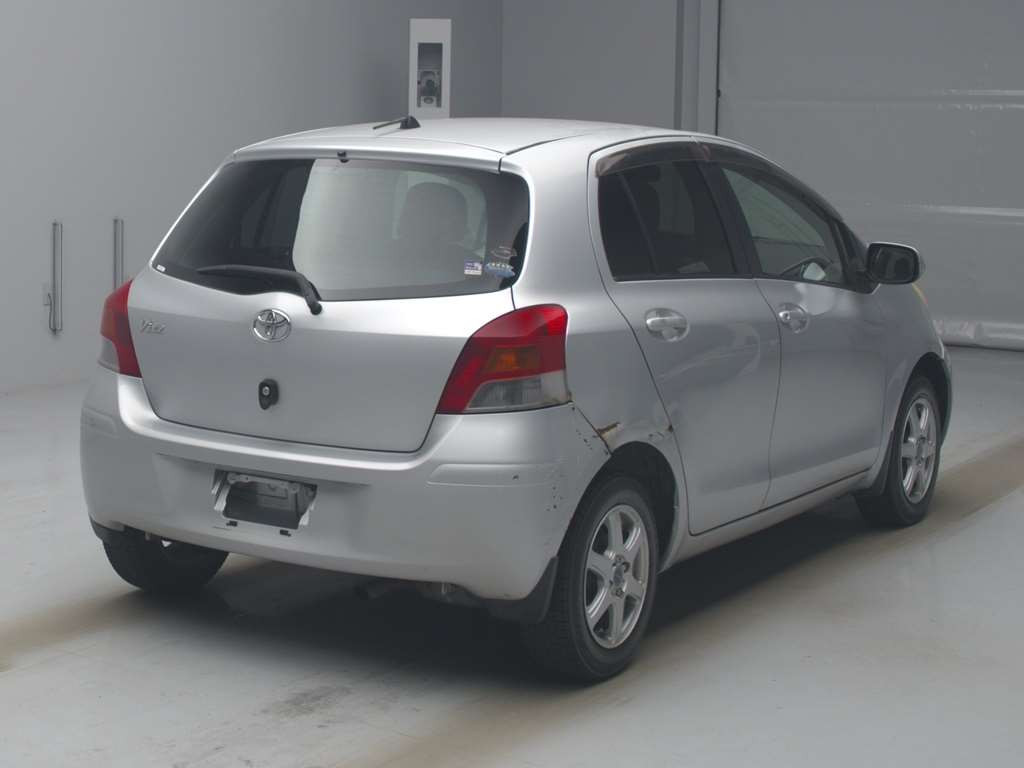 2009 Toyota Vitz SCP90[1]