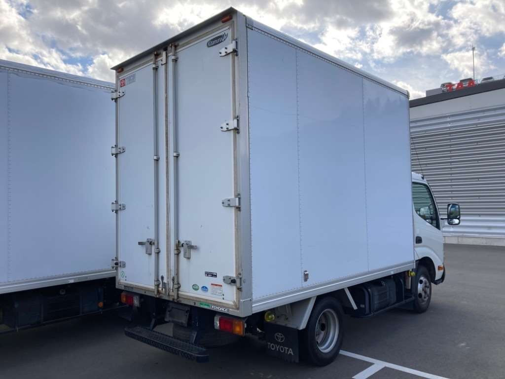 2017 Toyota Toyoace Truck XZC605[1]