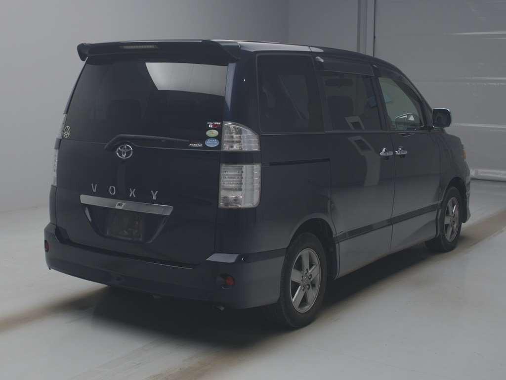 2006 Toyota Voxy AZR60G[1]