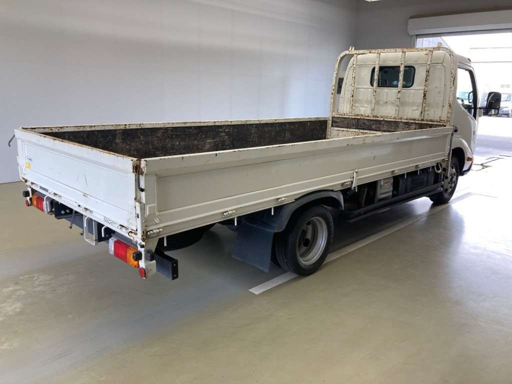 2019 Toyota Toyoace Truck XZU655[1]