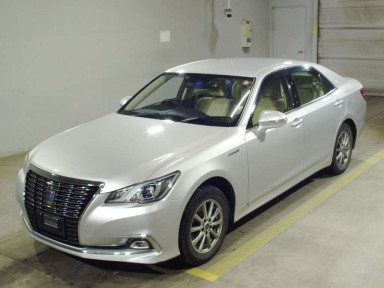 2017 Toyota Crown Hybrid