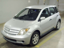 2005 Toyota IST