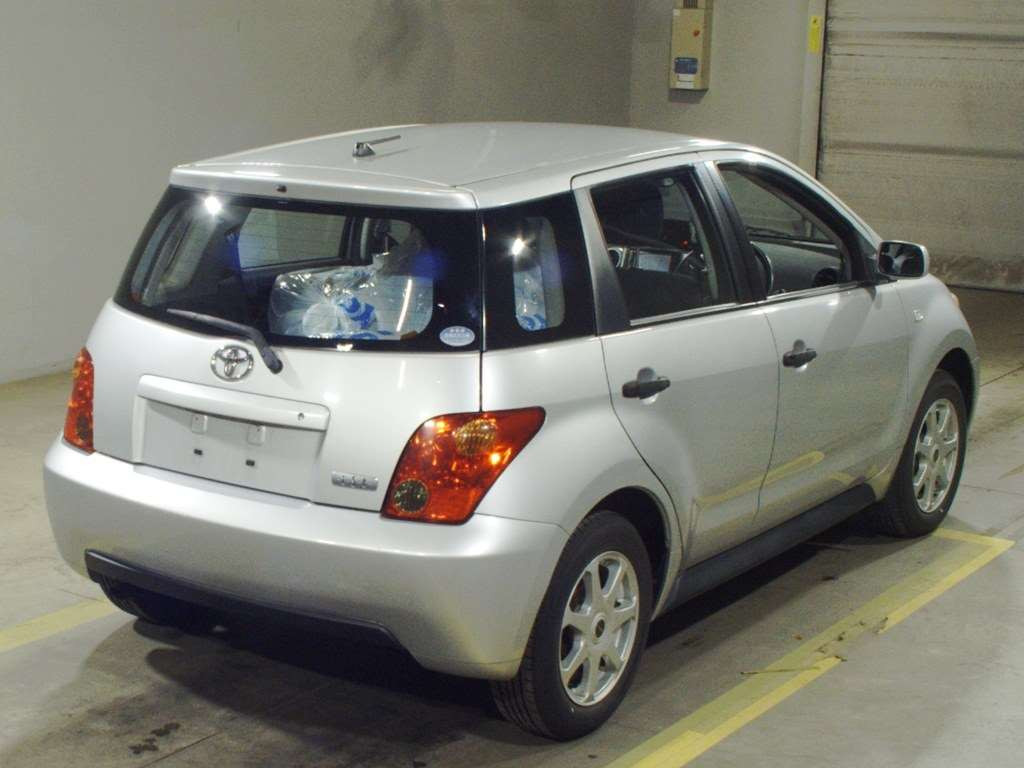 2005 Toyota IST NCP65[1]