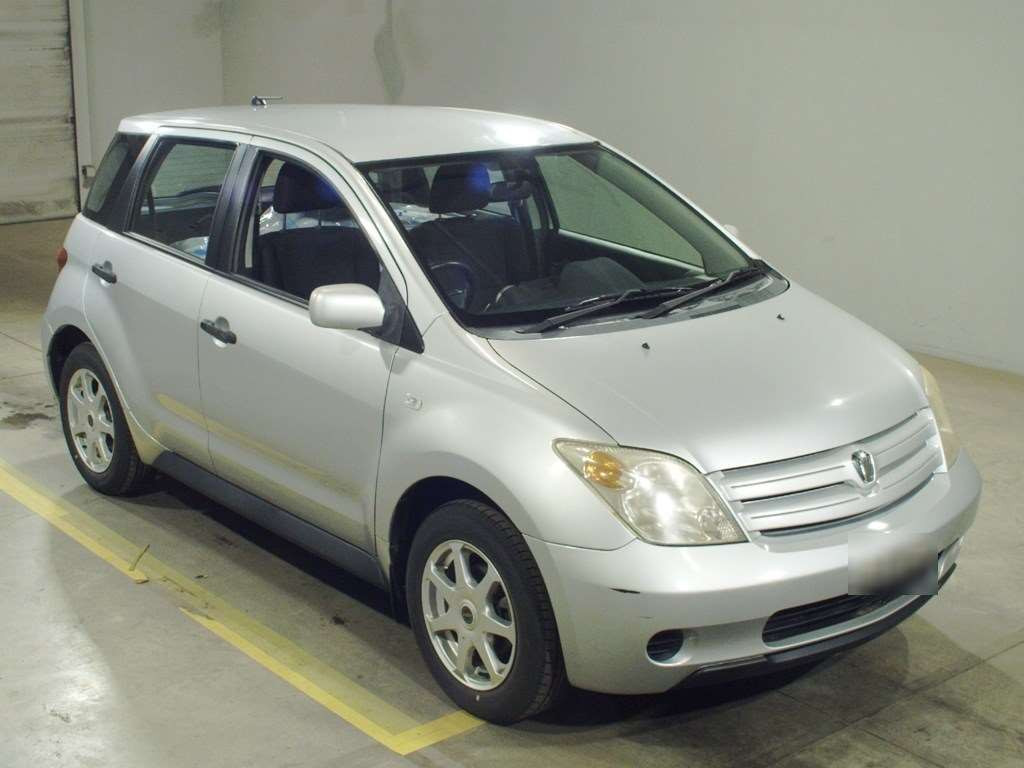 2005 Toyota IST NCP65[2]