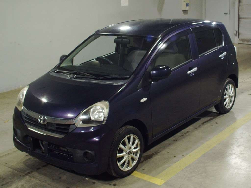 2013 Toyota Pixis Epoch LA310A[0]