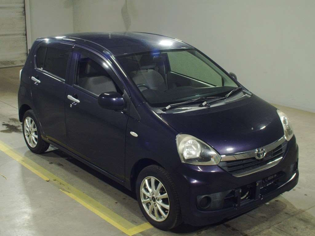 2013 Toyota Pixis Epoch LA310A[2]