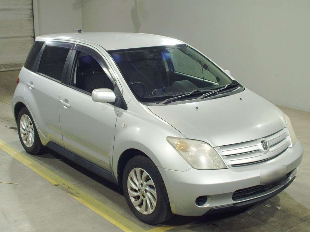 2002 Toyota IST NCP60[2]