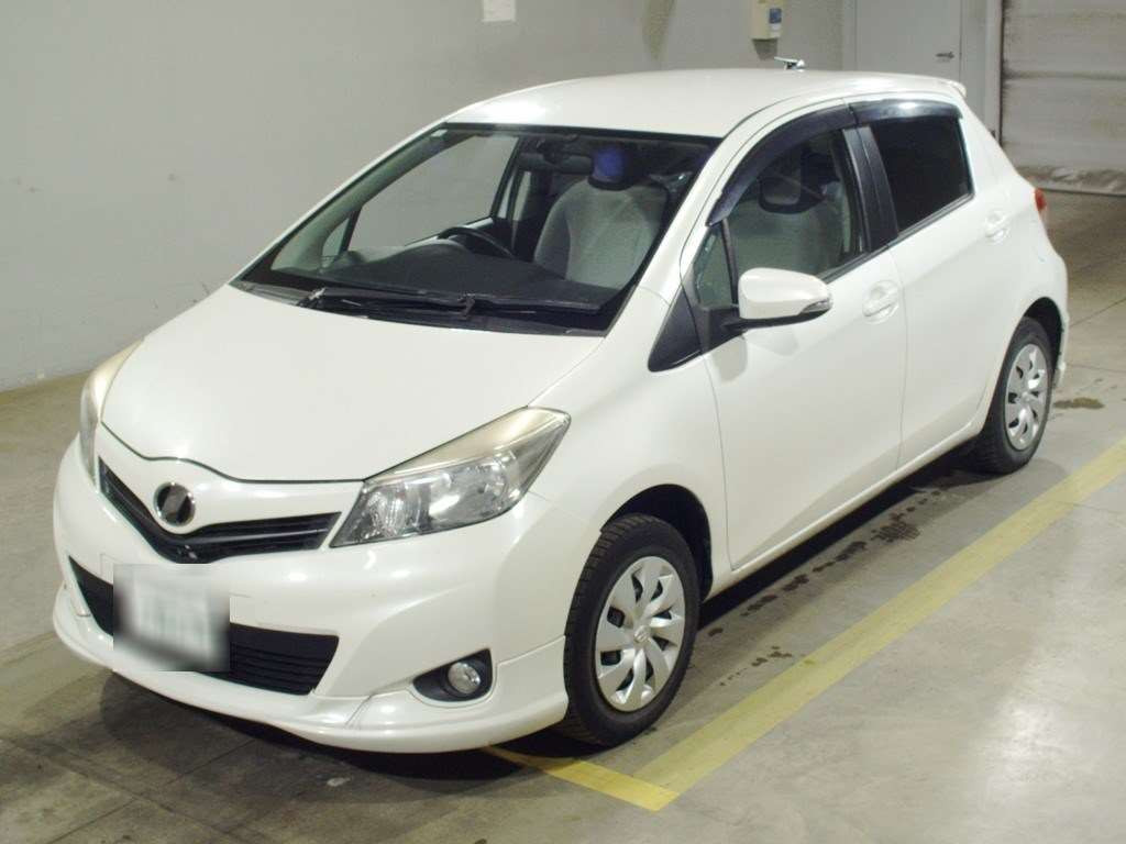 2011 Toyota Vitz NSP135[0]