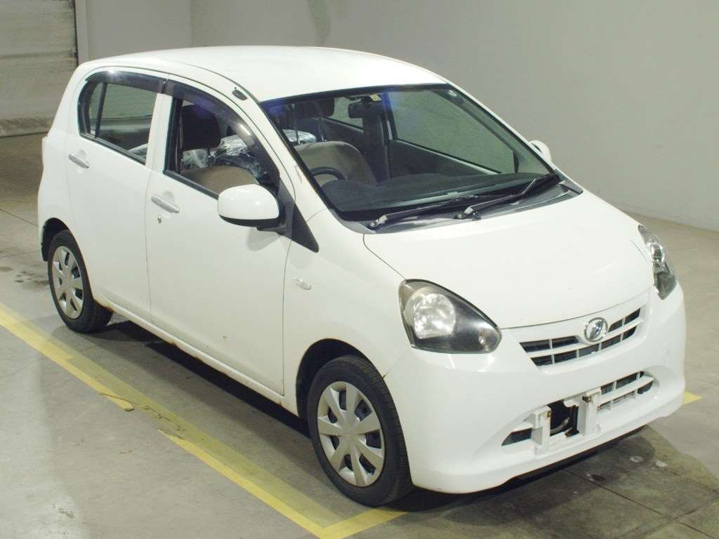 2011 Daihatsu Mira es LA310S[2]