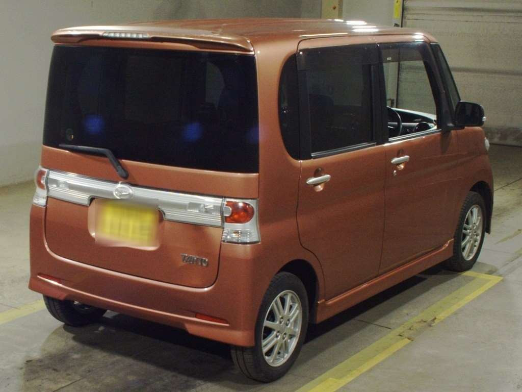 2010 Daihatsu Tanto Custom L385S[1]