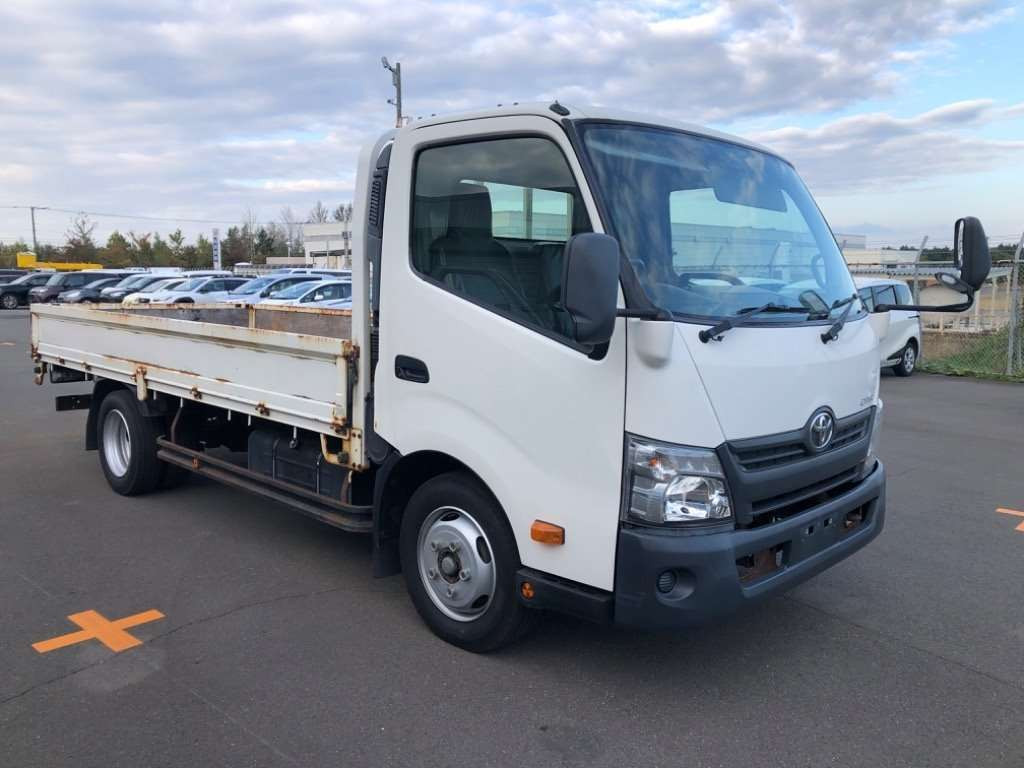 2016 Toyota Dyna Truck XZU710[2]