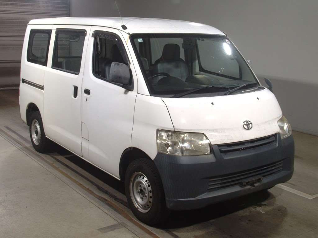 2013 Toyota Townace Van S402M[2]