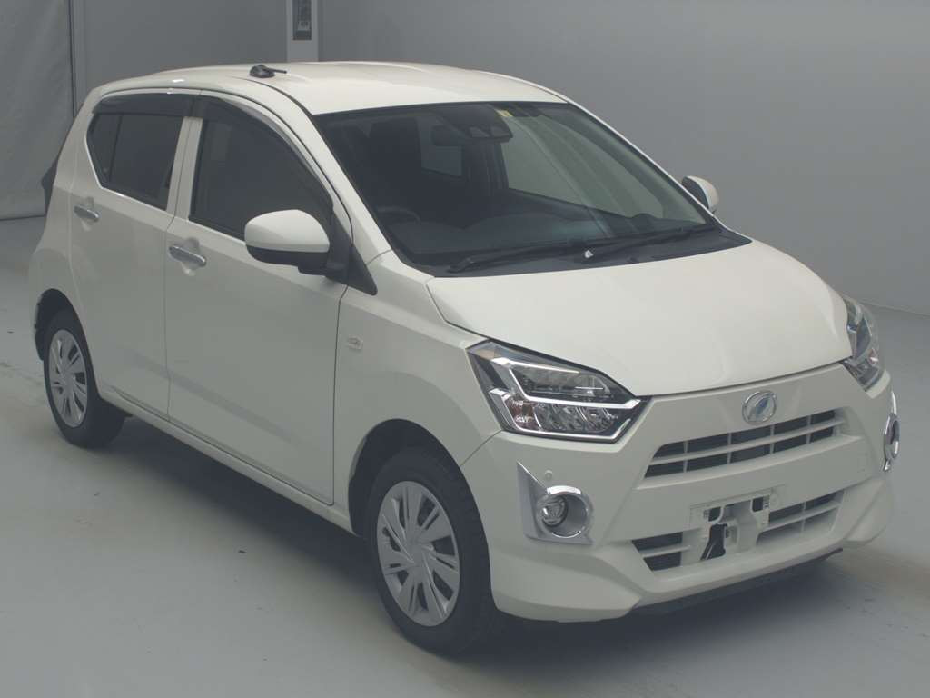 2017 Daihatsu Mira es LA360S[2]