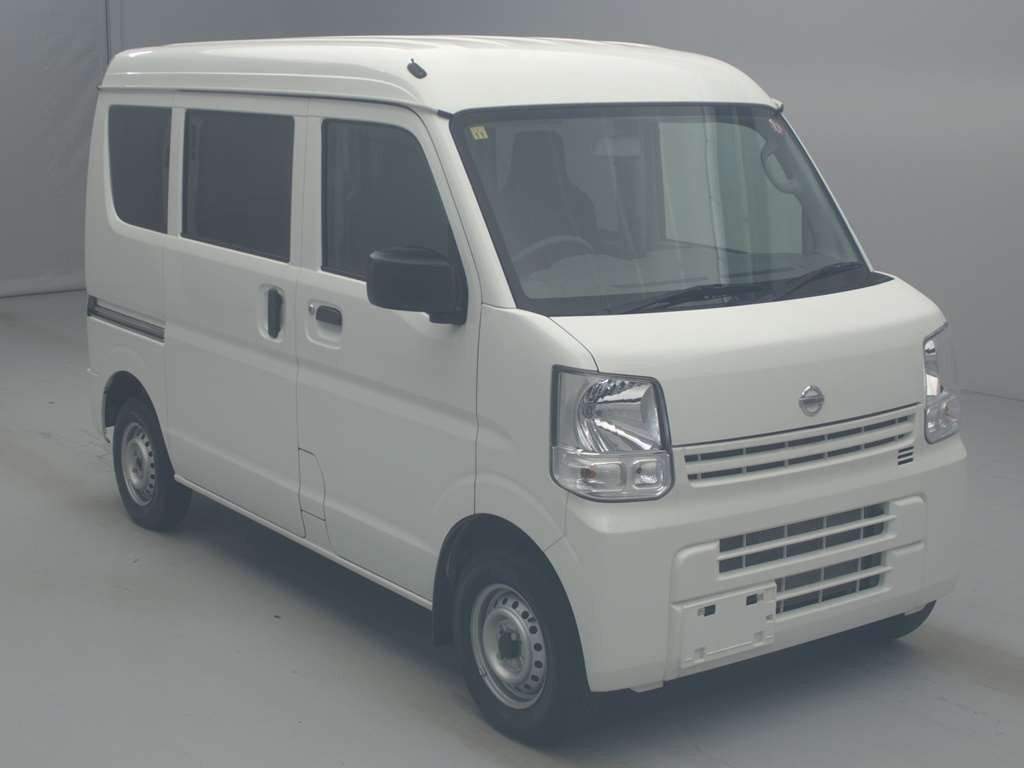 2023 Nissan NV100 Clipper DR17V[2]