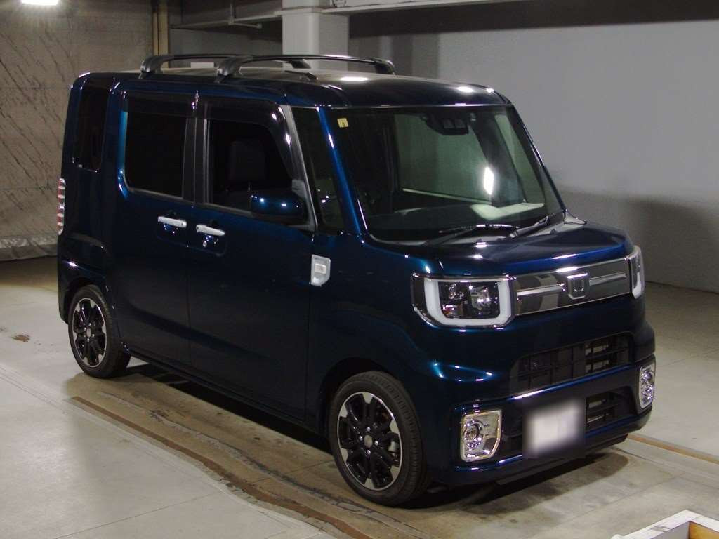 2020 Daihatsu Wake LA700S[2]