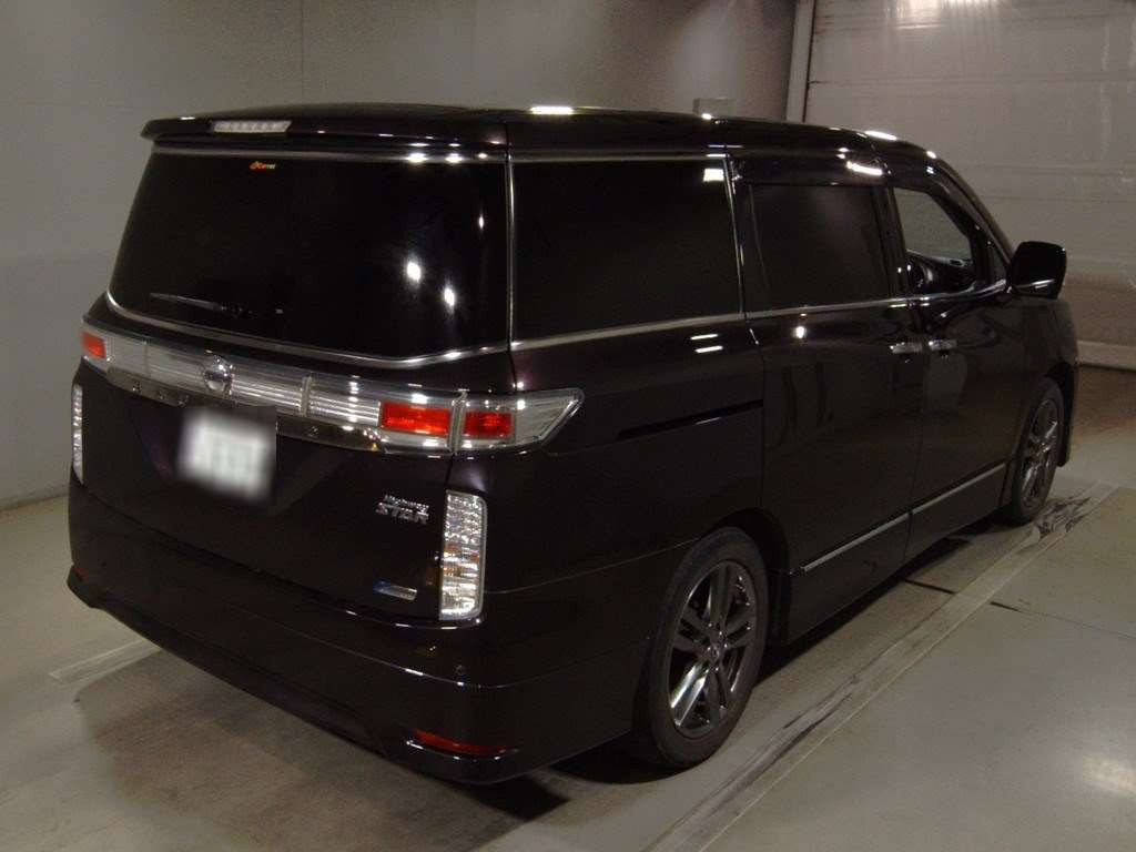 2012 Nissan Elgrand TE52[1]