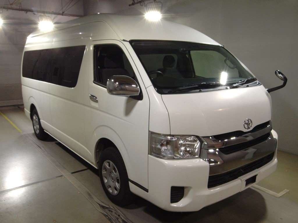 2017 Toyota Hiace Wagon TRH229W[2]