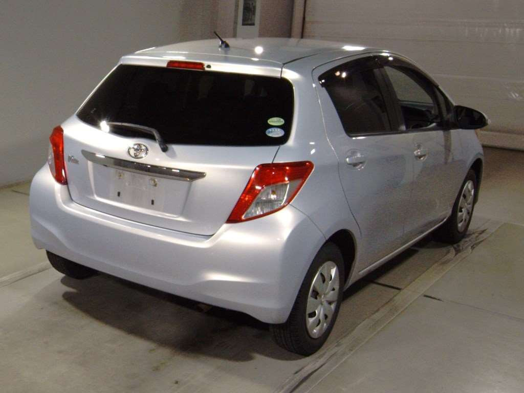 2013 Toyota Vitz NSP130[1]