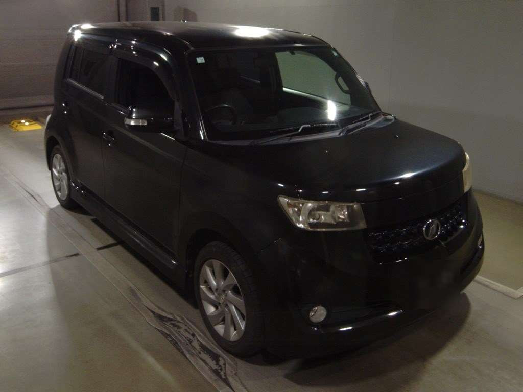 2010 Toyota bB QNC21[2]