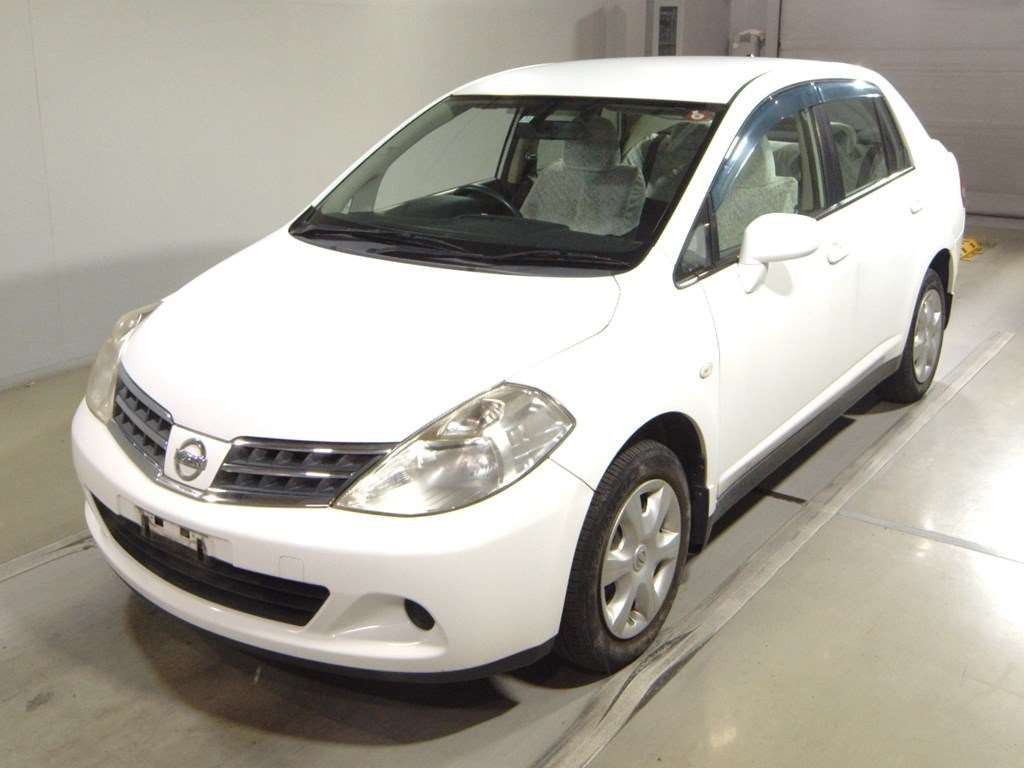 2011 Nissan Tiida Latio SNC11[0]