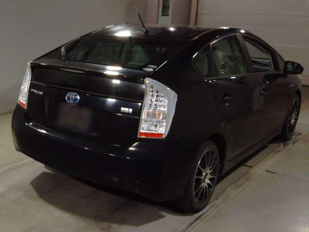 2010 Toyota Prius ZVW30[1]