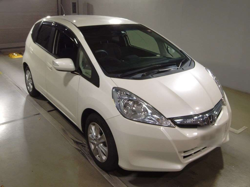 2012 Honda Fit Hybrid GP1[2]