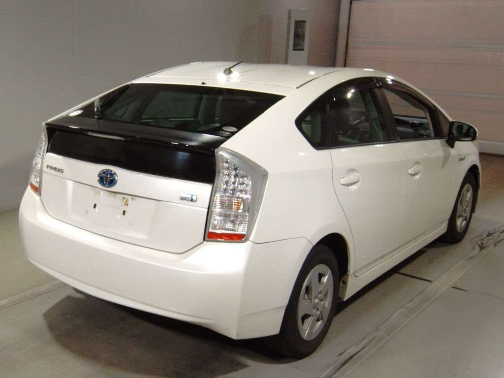 2011 Toyota Prius ZVW30[1]