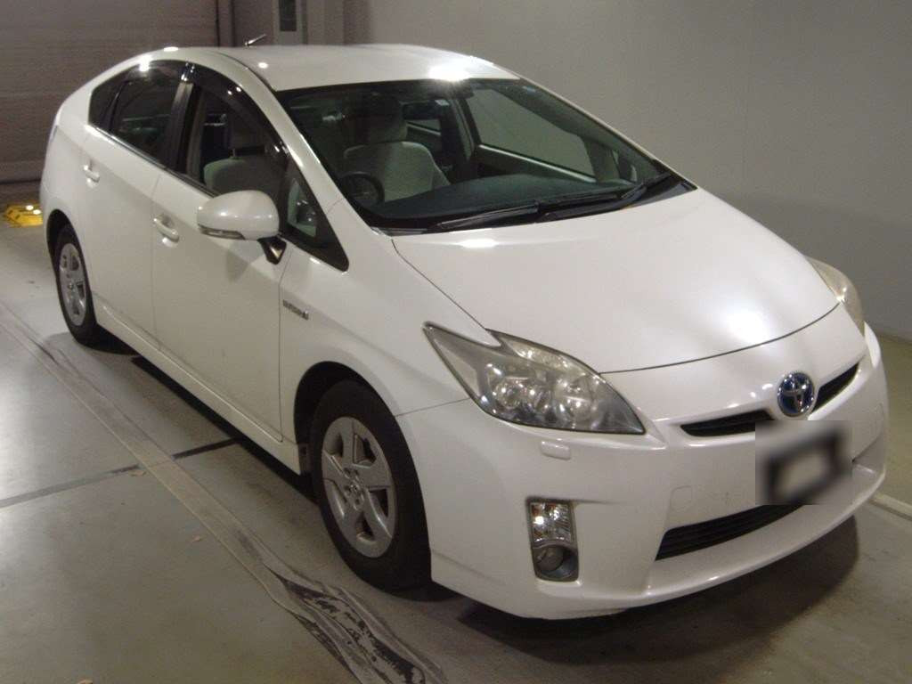 2011 Toyota Prius ZVW30[2]