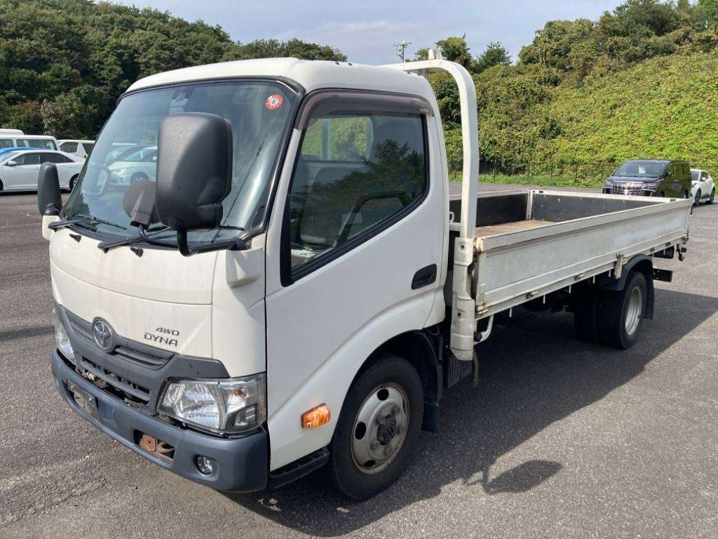 2018 Toyota Dyna Truck XZU695[0]