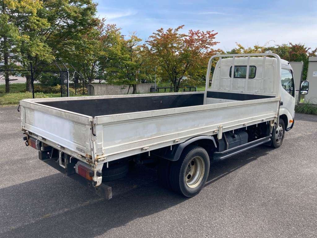 2018 Toyota Dyna Truck XZU695[1]