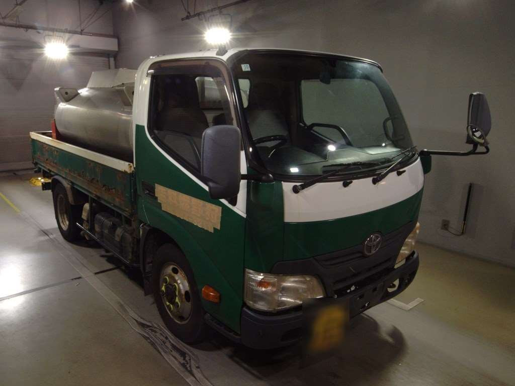 2012 Toyota Dyna Truck XZU675[2]