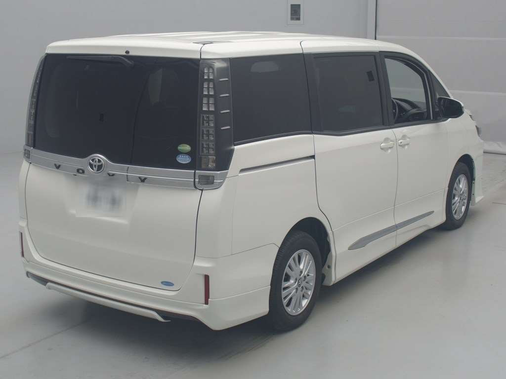 2014 Toyota Voxy ZRR80G[1]