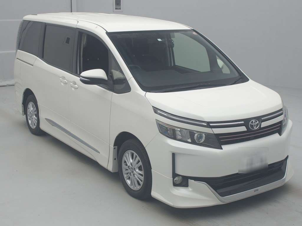 2014 Toyota Voxy ZRR80G[2]