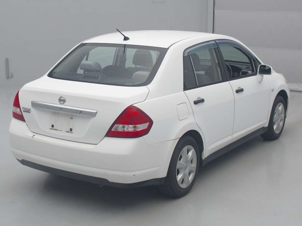 2010 Nissan Tiida Latio SC11[1]