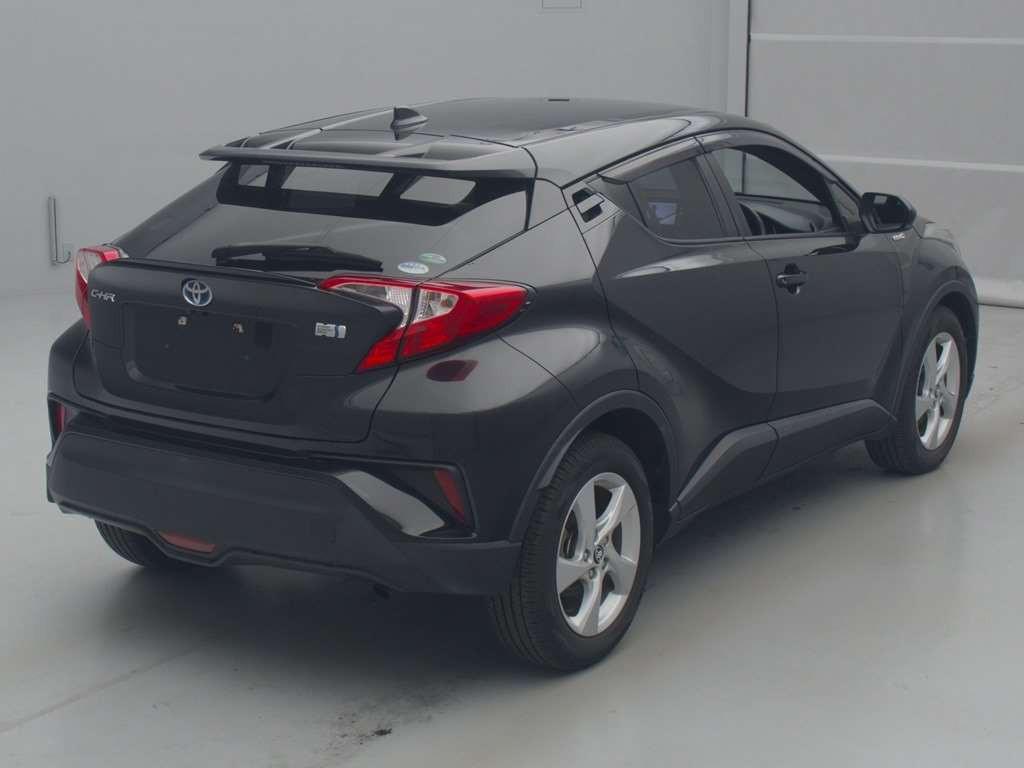 2017 Toyota C-HR ZYX10[1]