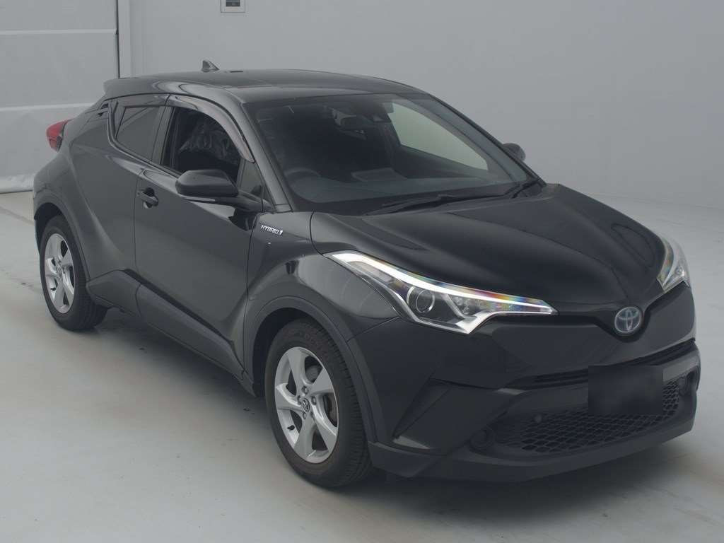 2017 Toyota C-HR ZYX10[2]