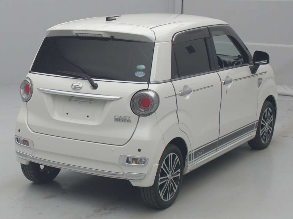 2017 Daihatsu Cast LA260S[1]