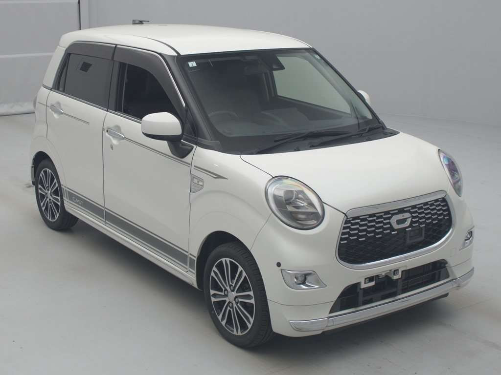 2017 Daihatsu Cast LA260S[2]