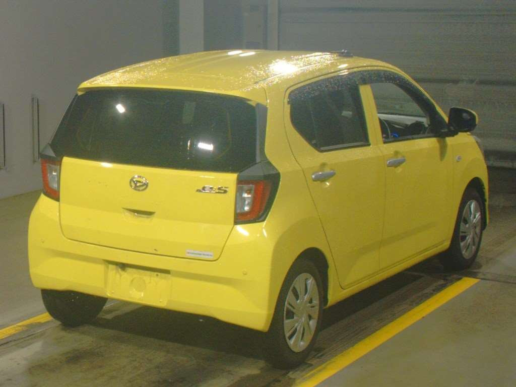 2021 Daihatsu Mira es LA350S[1]