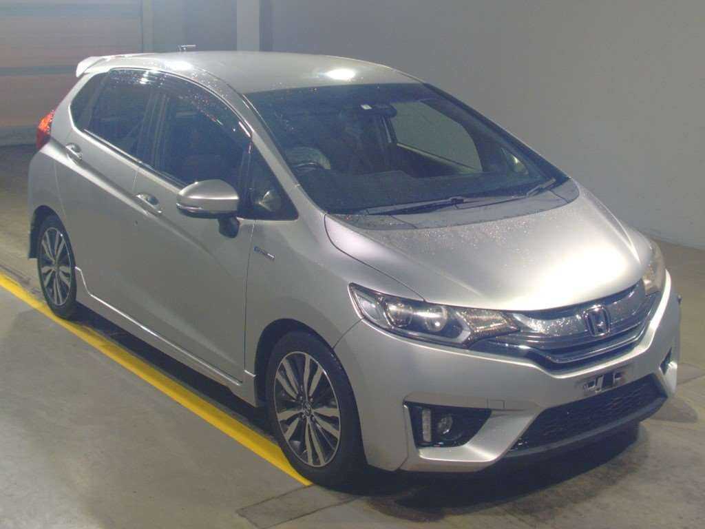 2014 Honda Fit Hybrid GP5[2]