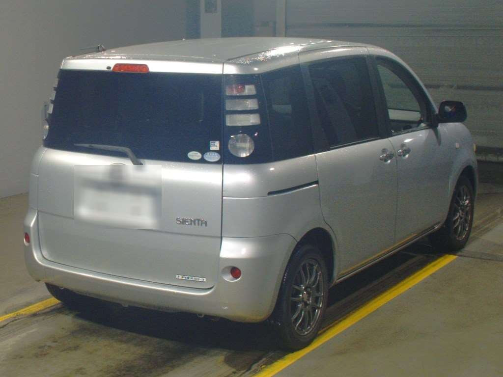 2006 Toyota Sienta NCP81G[1]