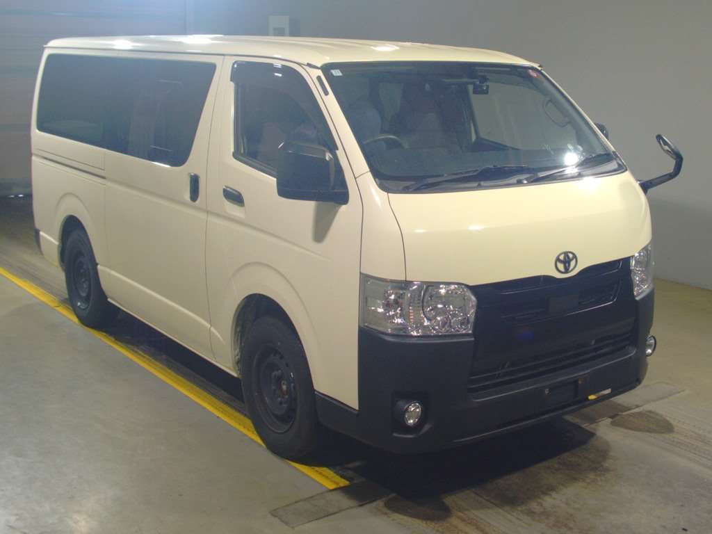 2020 Toyota Hiace Van TRH200V[2]