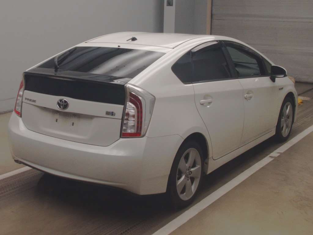 2013 Toyota Prius ZVW30[1]