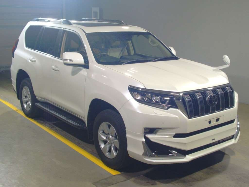 2021 Toyota Land Cruiser Prado TRJ150W[2]