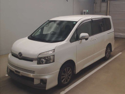 2009 Toyota Voxy