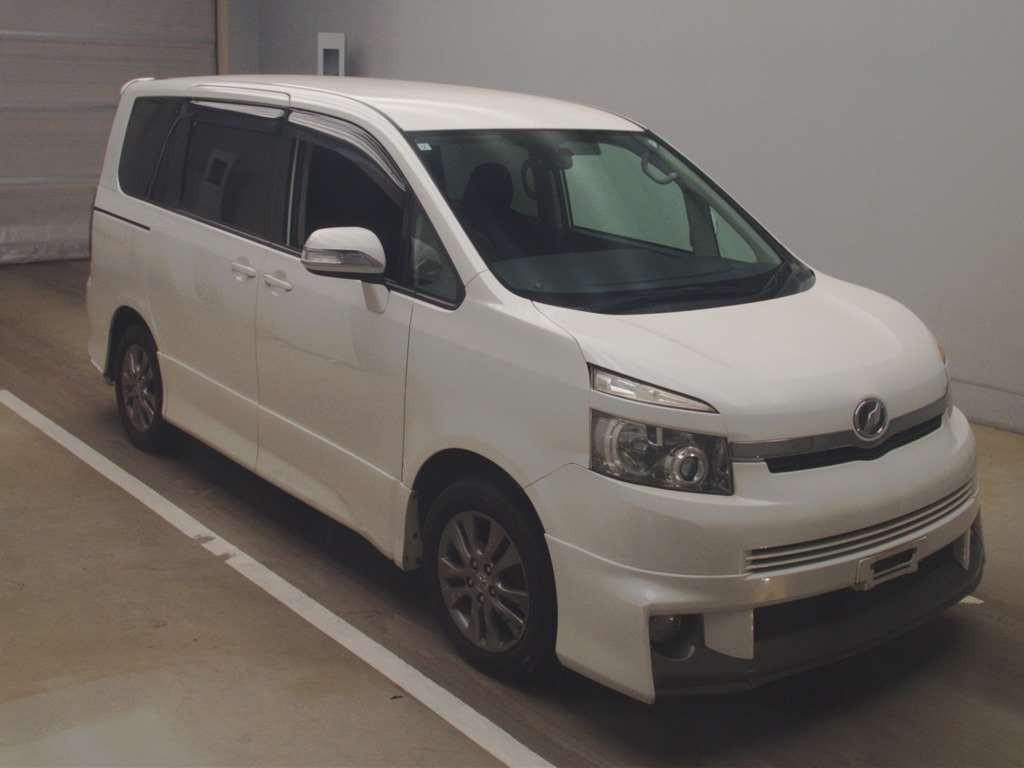 2009 Toyota Voxy ZRR70W[2]