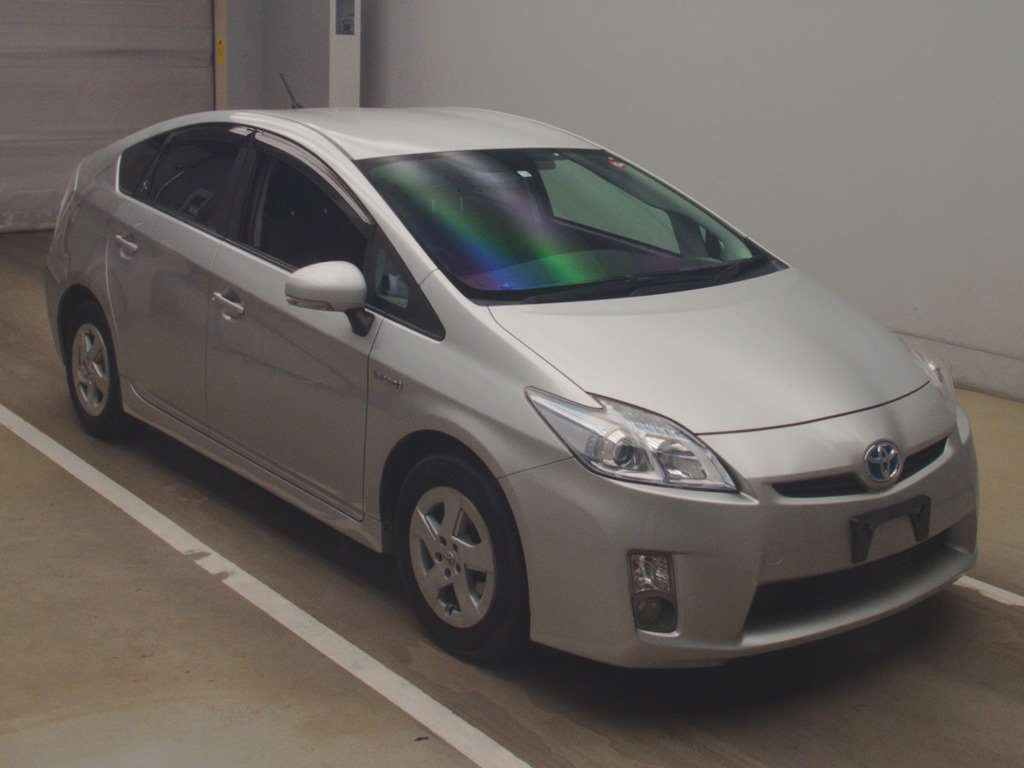 2012 Toyota Prius ZVW30[2]