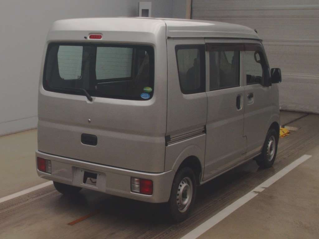 2018 Mitsubishi Minicab Van DS17V[1]